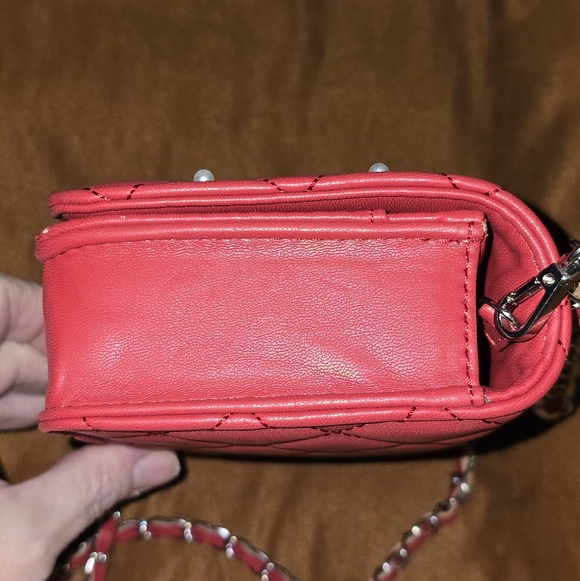 Badgley Mischka Diamond Quilted Crossbody With Pearls. Red Vegan Leather NWT - Picture 7 of 14